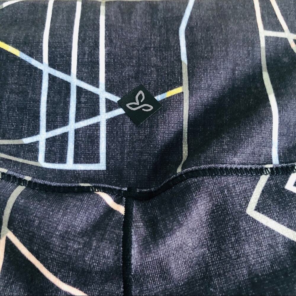Prana Capri Leggings Women XS Black Geometric Print Yoga Activewear NWT - Picture 8 of 12